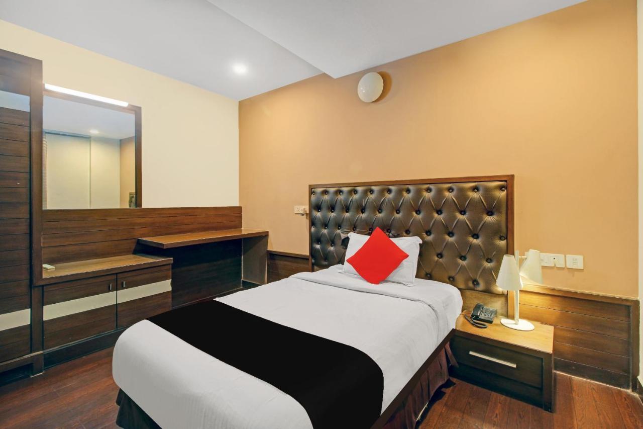 Collection O 82357 Hotel Surabhi Pride Trimulgherry Екстер'єр фото
