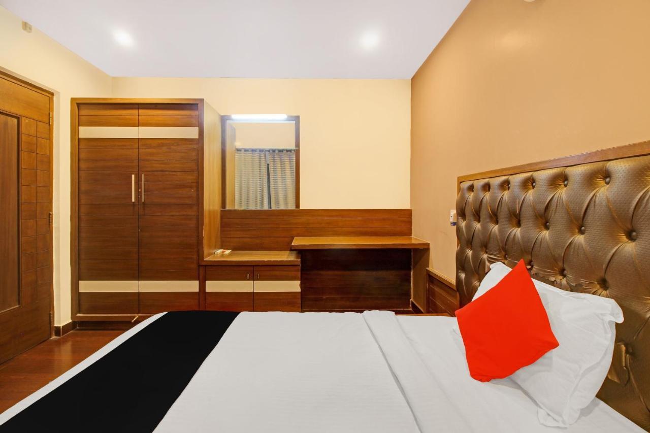 Collection O 82357 Hotel Surabhi Pride Trimulgherry Екстер'єр фото