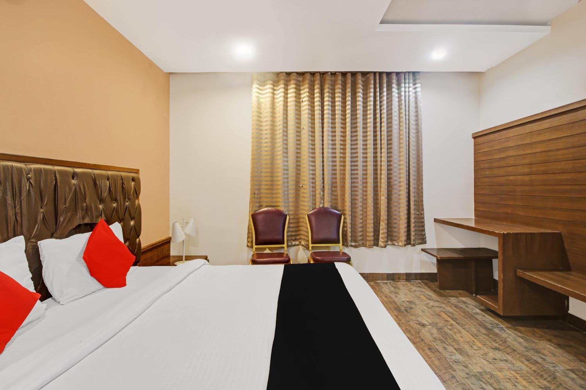 Collection O 82357 Hotel Surabhi Pride Trimulgherry Екстер'єр фото