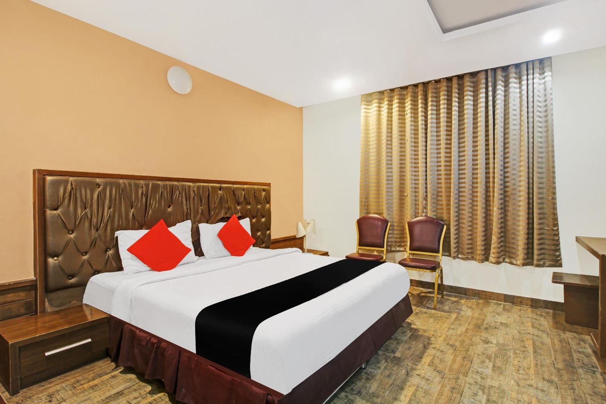 Collection O 82357 Hotel Surabhi Pride Trimulgherry Екстер'єр фото