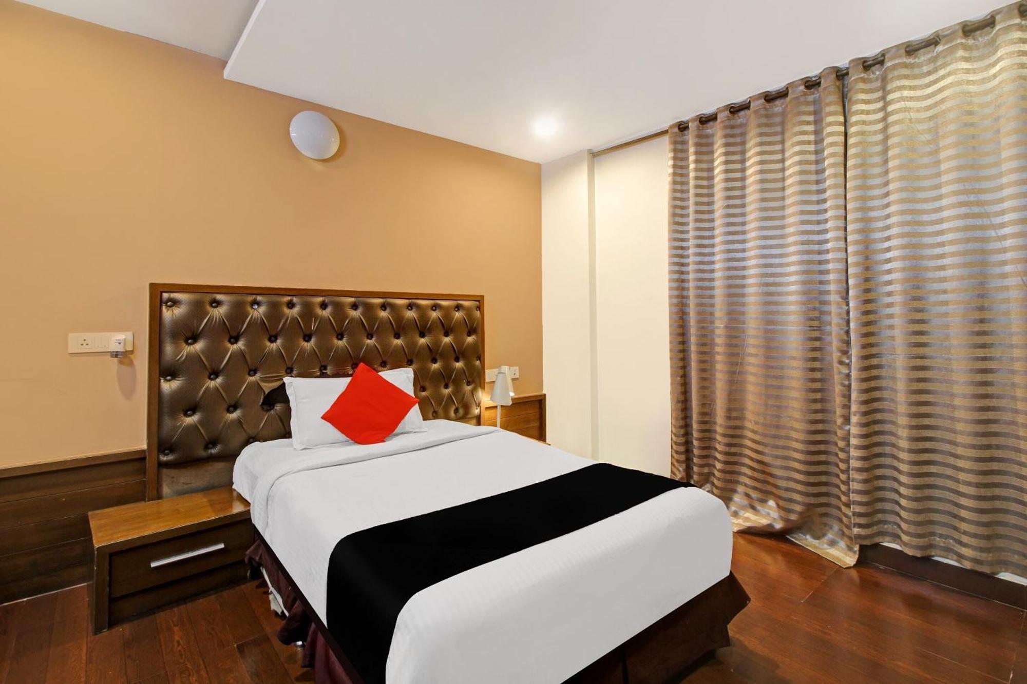 Collection O 82357 Hotel Surabhi Pride Trimulgherry Екстер'єр фото